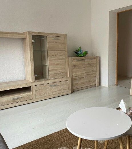Günstig zu eigenem Wohnraum ! Saniertes Mehrfamilienhaus mit 4 Wohneinheiten davon 2 WE vermietet. 